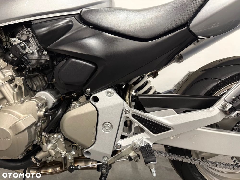 Honda Hornet - 24