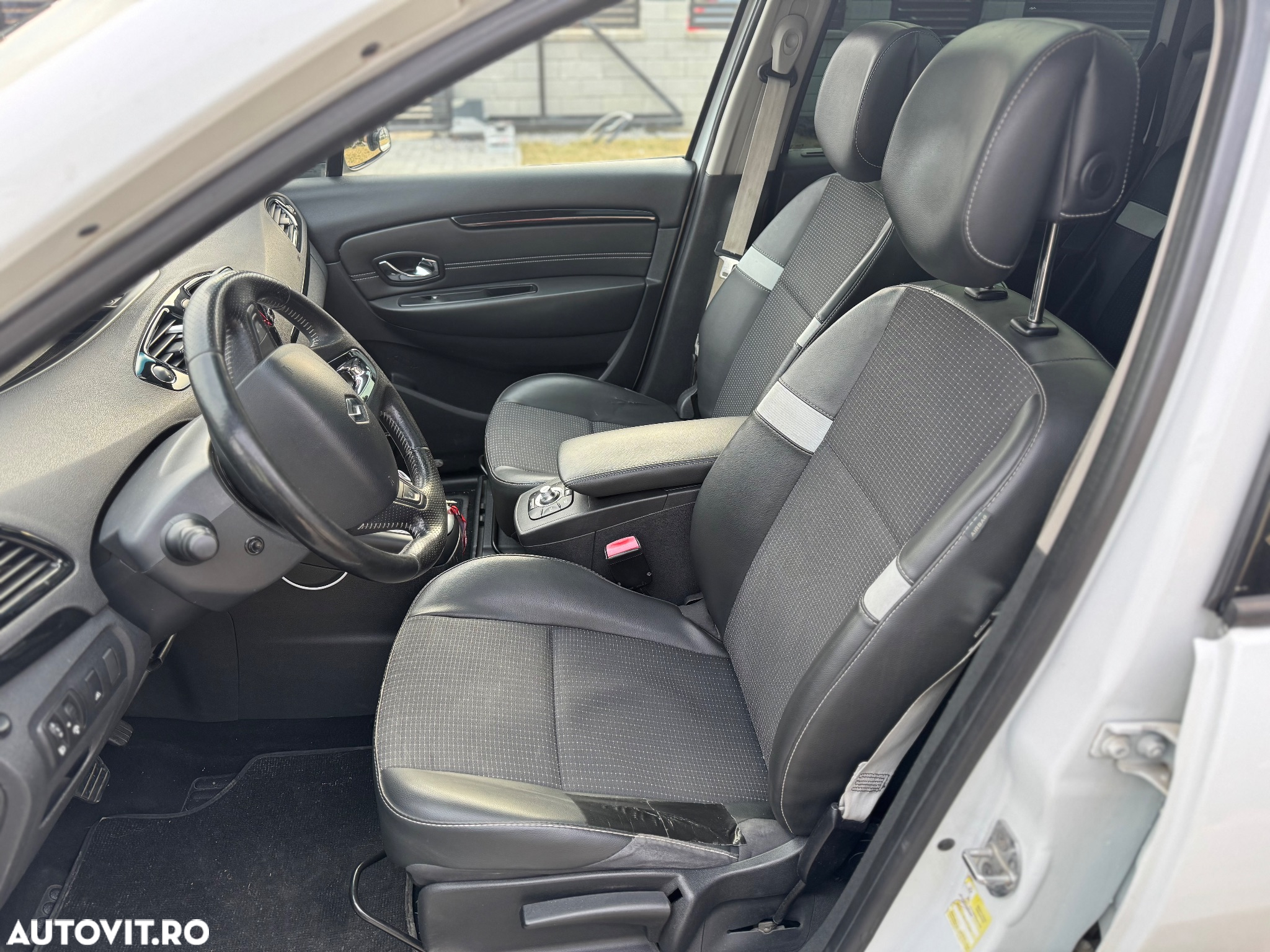 Renault Grand Scenic 1.5 dCi EDC Privilege - 4
