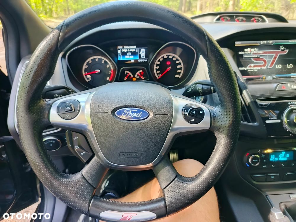Ford Focus 2.0 EcoBoost ST - 8