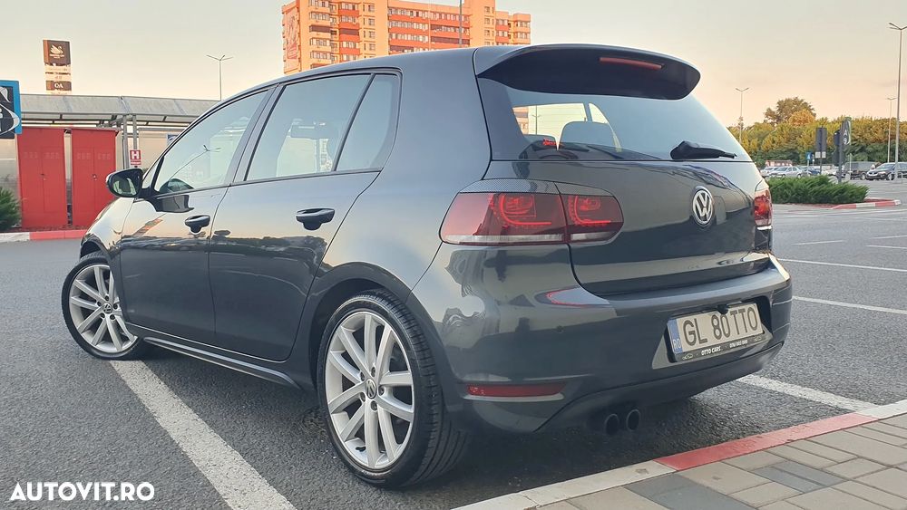 Volkswagen Golf 2.0 DPF GTD DSG - 32
