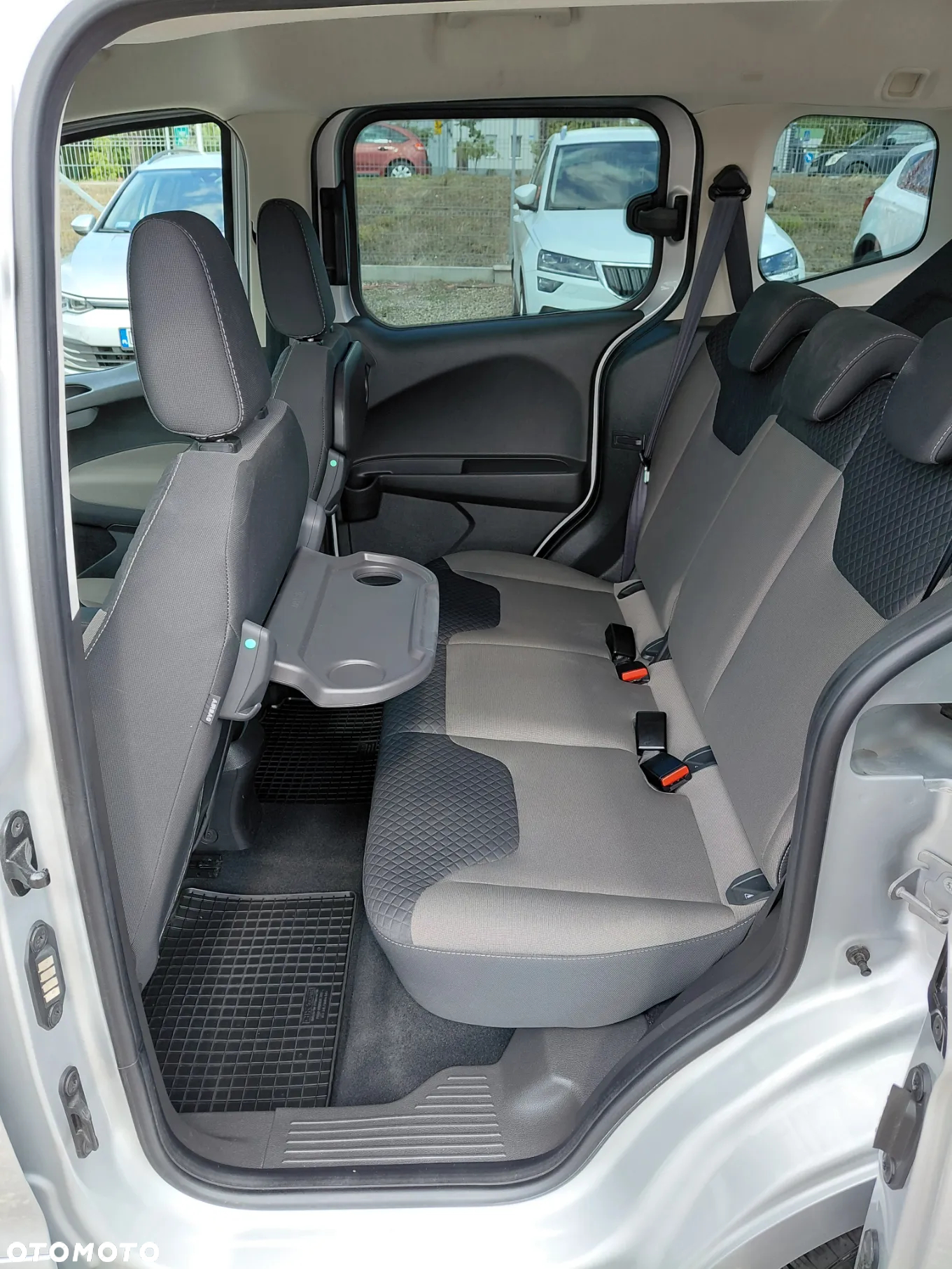 Ford Tourneo Courier 1.5 TDCi Trend - 24