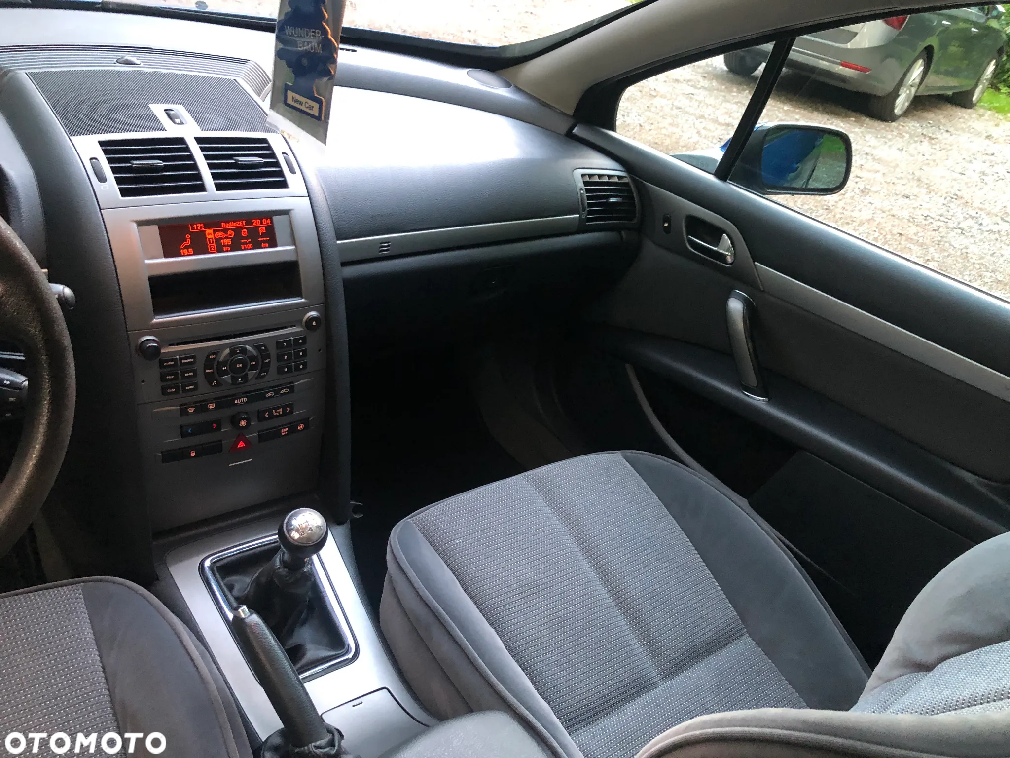 Peugeot 407 - 29