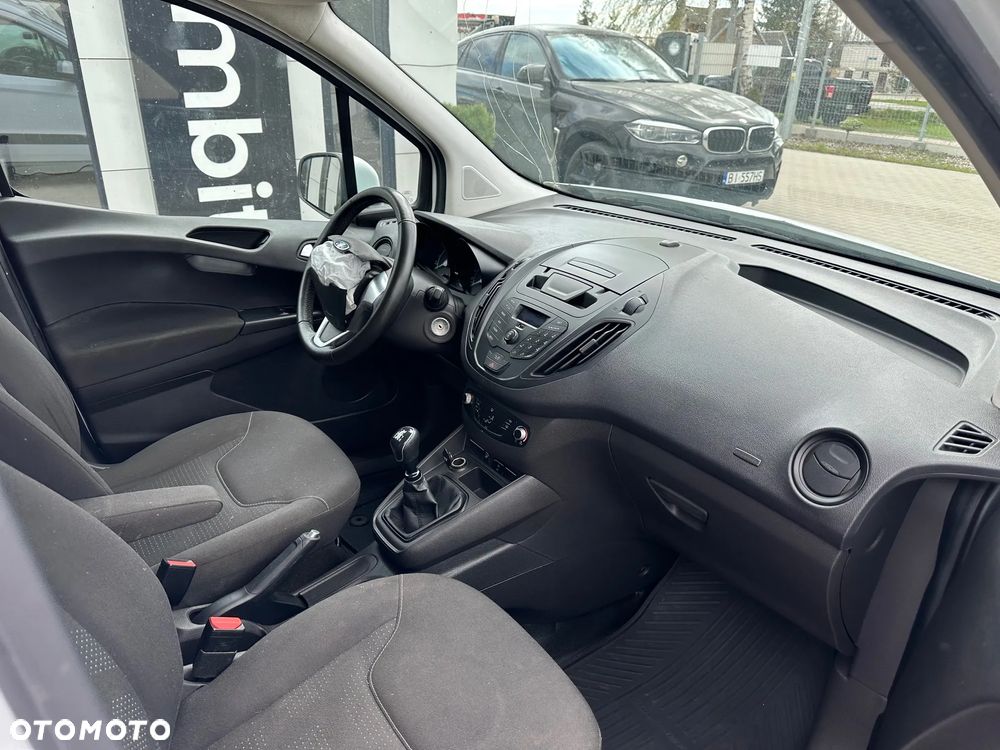 Ford Transit Courier - 11