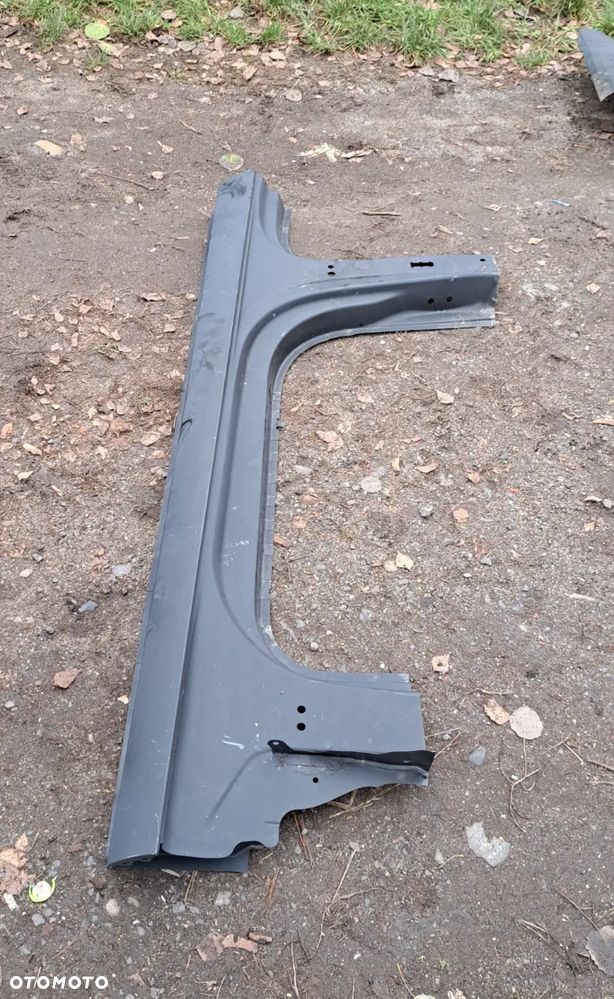 prawy próg Audi A4 A-4 B9 8W0809076A 8W0803088 prawe poszycie progu Audi A4 A-4 B9 8W - 2