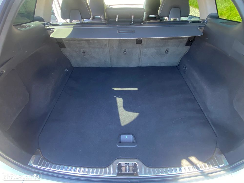 Volvo XC 60 D3 Geartronic Momentum - 24