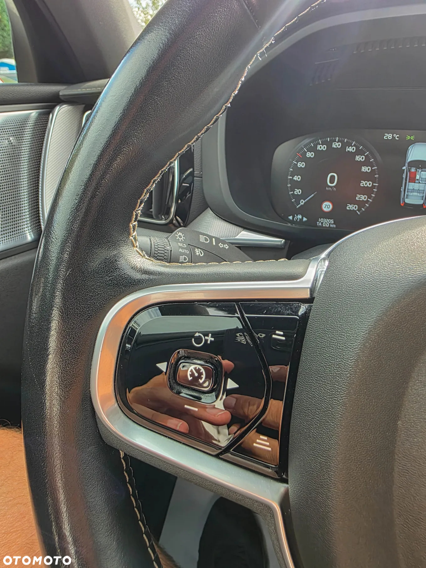 Volvo XC 60 T6 Plug-In Hybrid AWD R-Design - 26