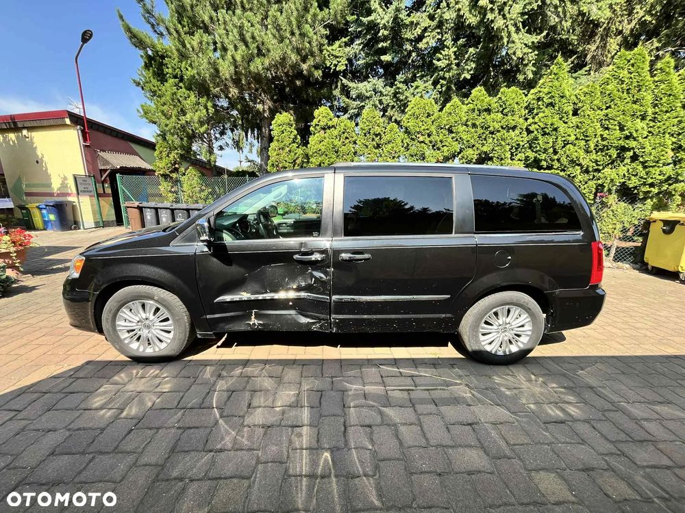 Chrysler Town & Country 3.6 Limited - 8