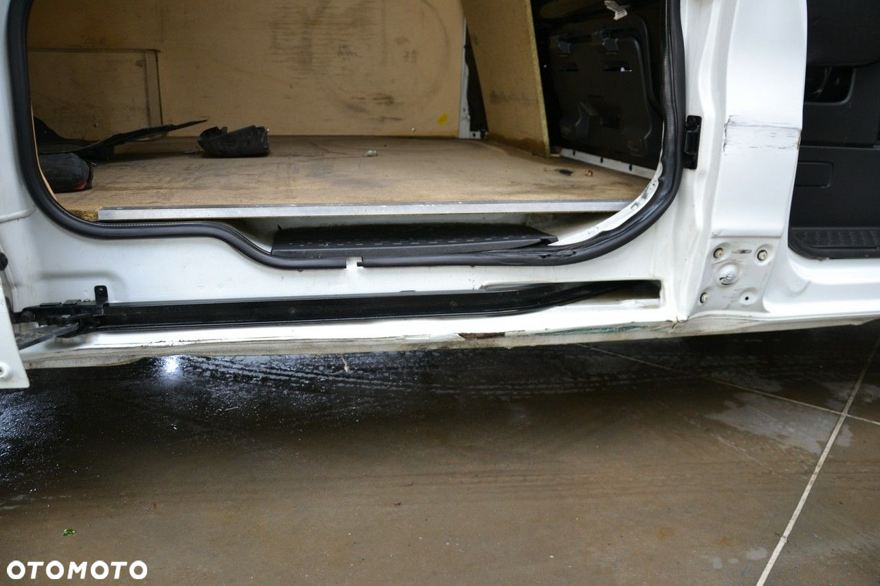 Nissan NV300 - 33
