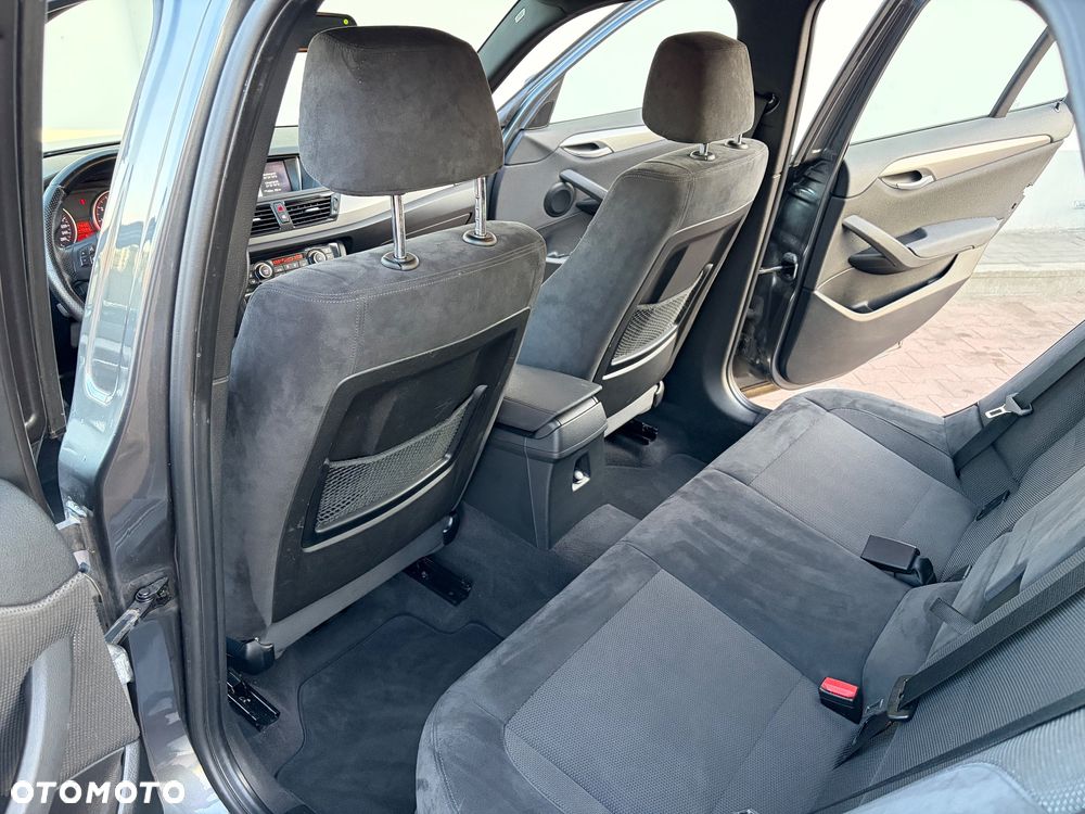 BMW X1 xDrive20i - 16