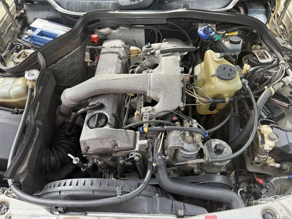 Mercedes-Benz 190 - 21