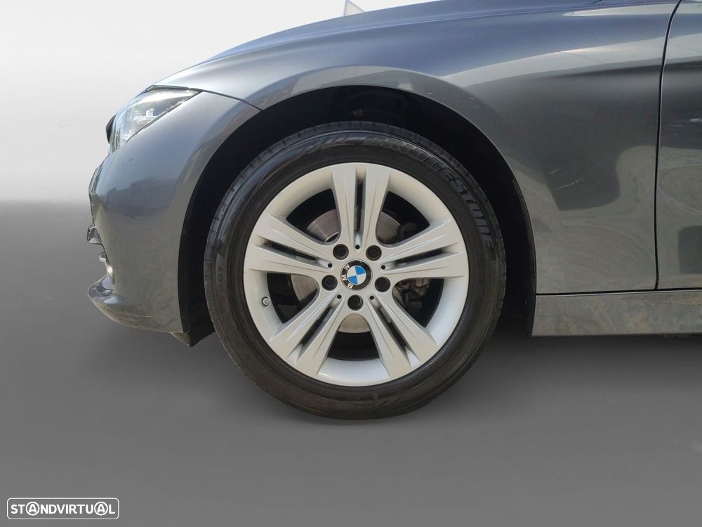 BMW 318 d Line Sport Auto - 14