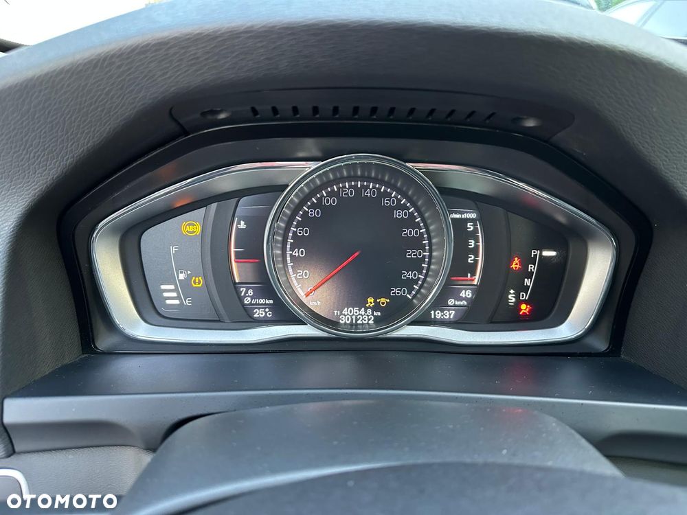 Volvo S60 D4 AWD Drive-E Dynamic Edition (Momentum) - 24