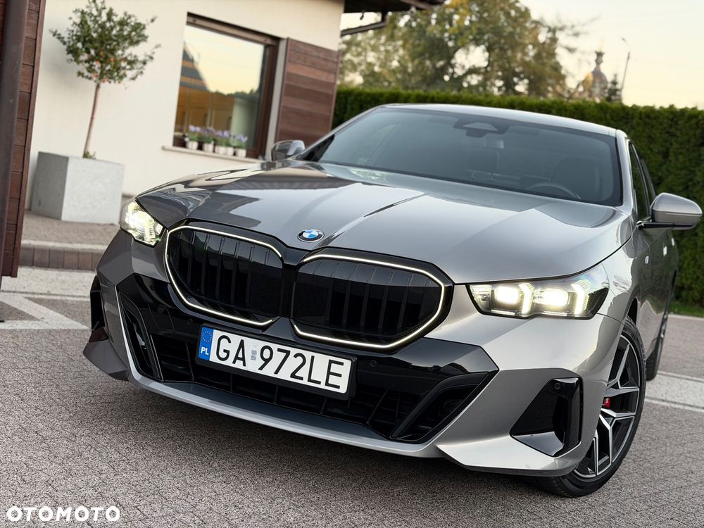 BMW 5 Series 2024 photo 2