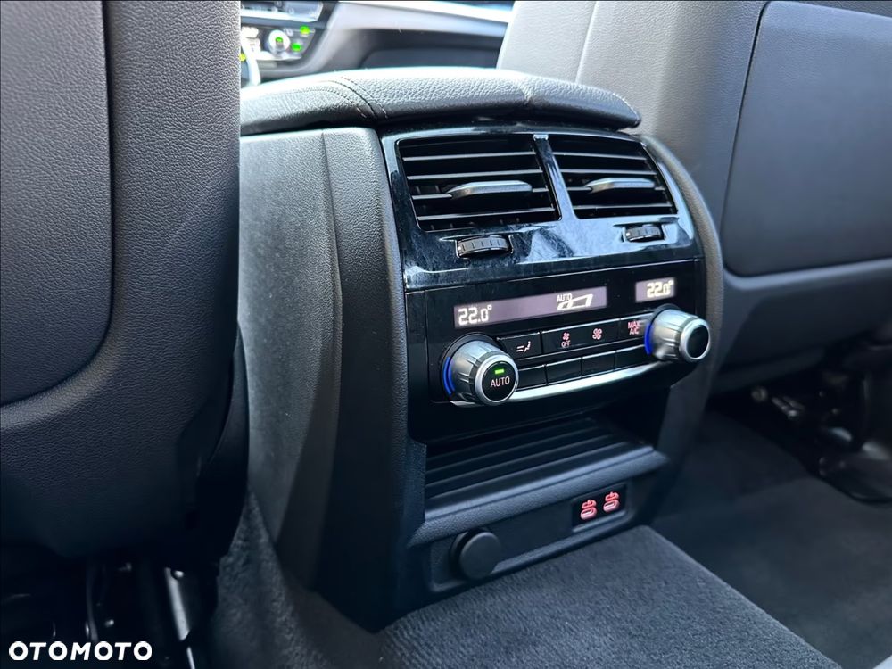 BMW Seria 5 540i xDrive - 22
