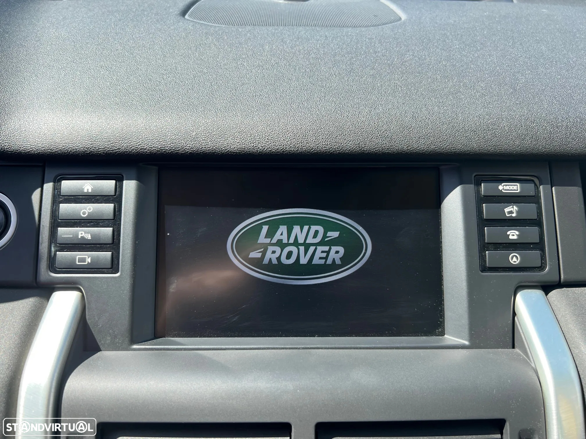 Land Rover Discovery Sport 2.0 eD4 HSE - 27