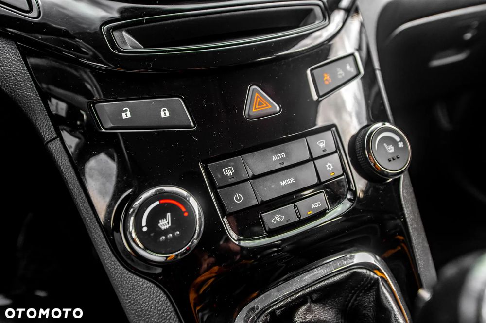 Chevrolet Orlando - 28