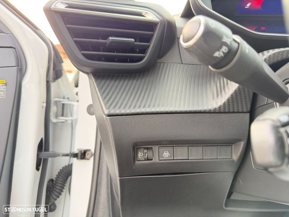 Peugeot 208 1.2 PureTech Allure Pack - 28