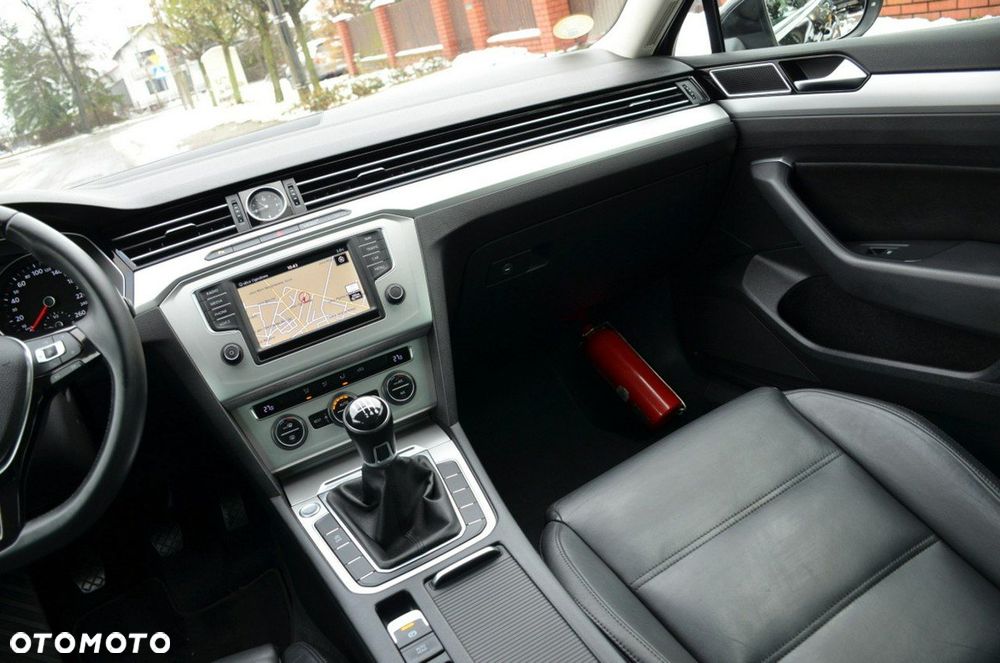 Volkswagen Passat - 27