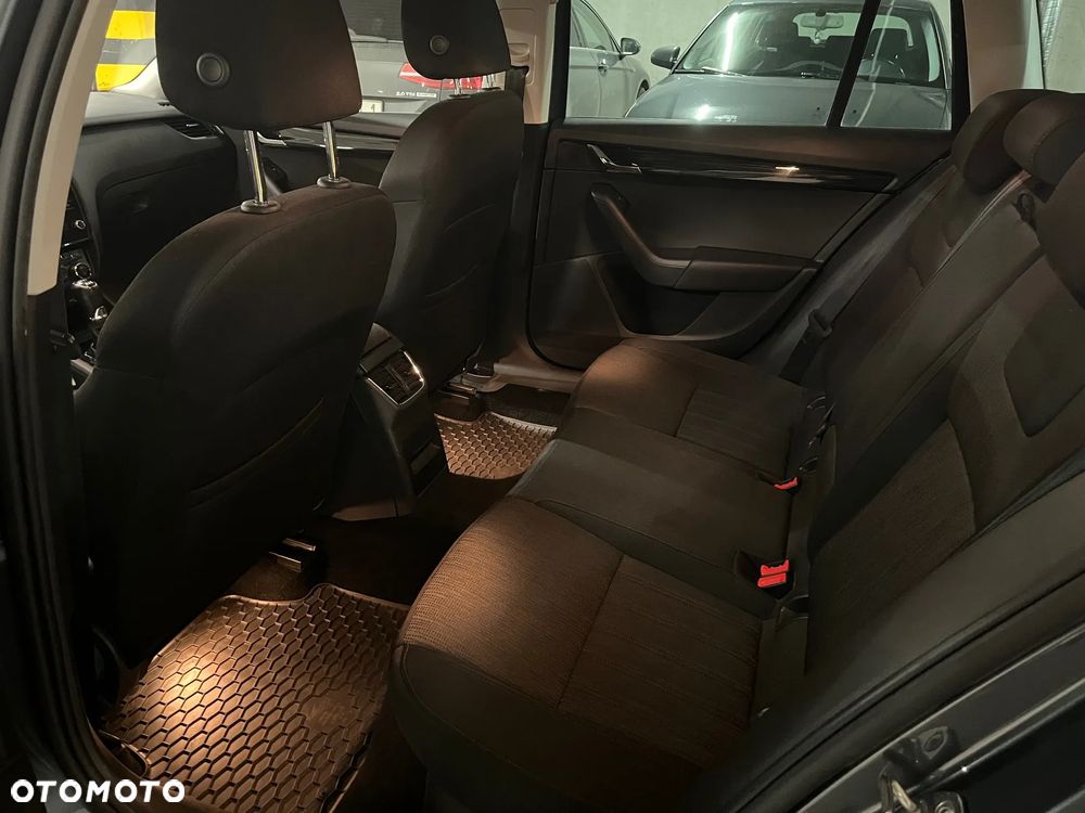 Skoda Octavia 2.0 TDI 4x4 Style DSG - 12