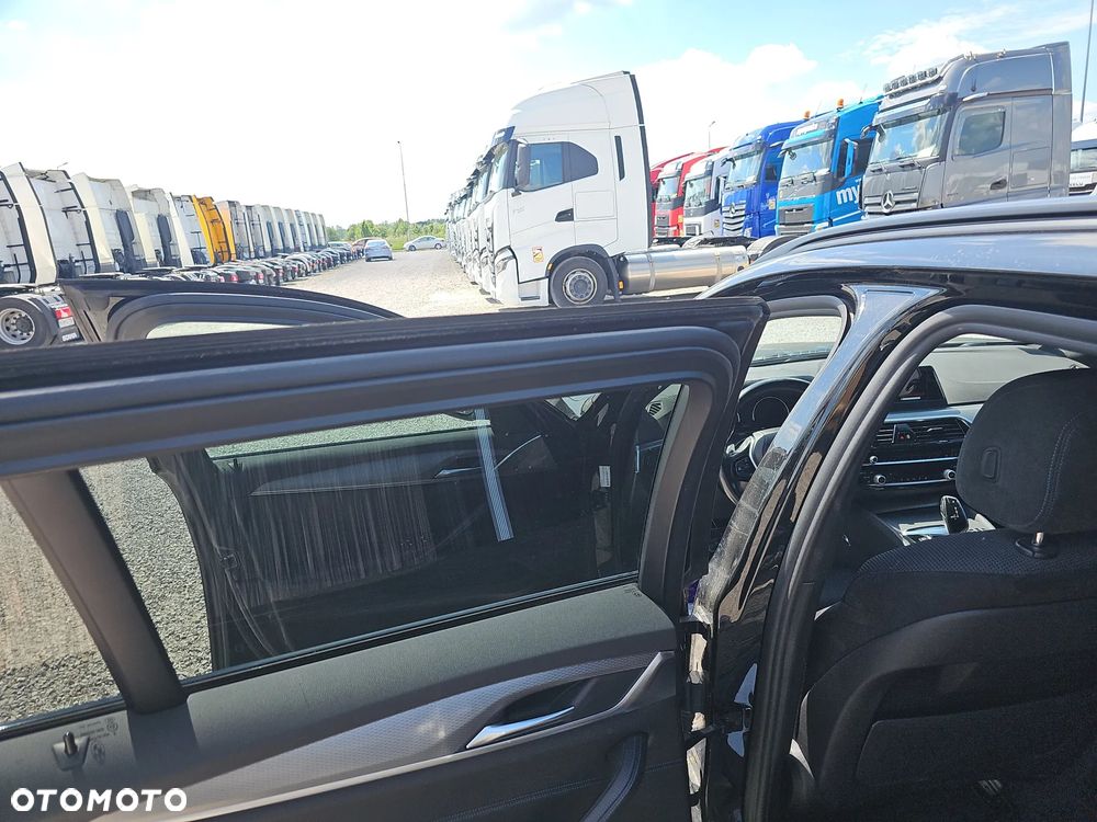BMW Seria 5 520d xDrive M Sport sport - 21
