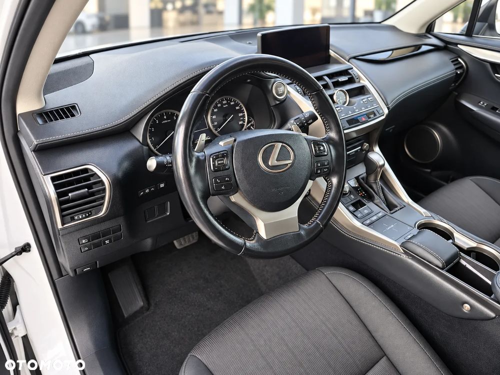 Lexus NX 300 Business Edition AWD - 24