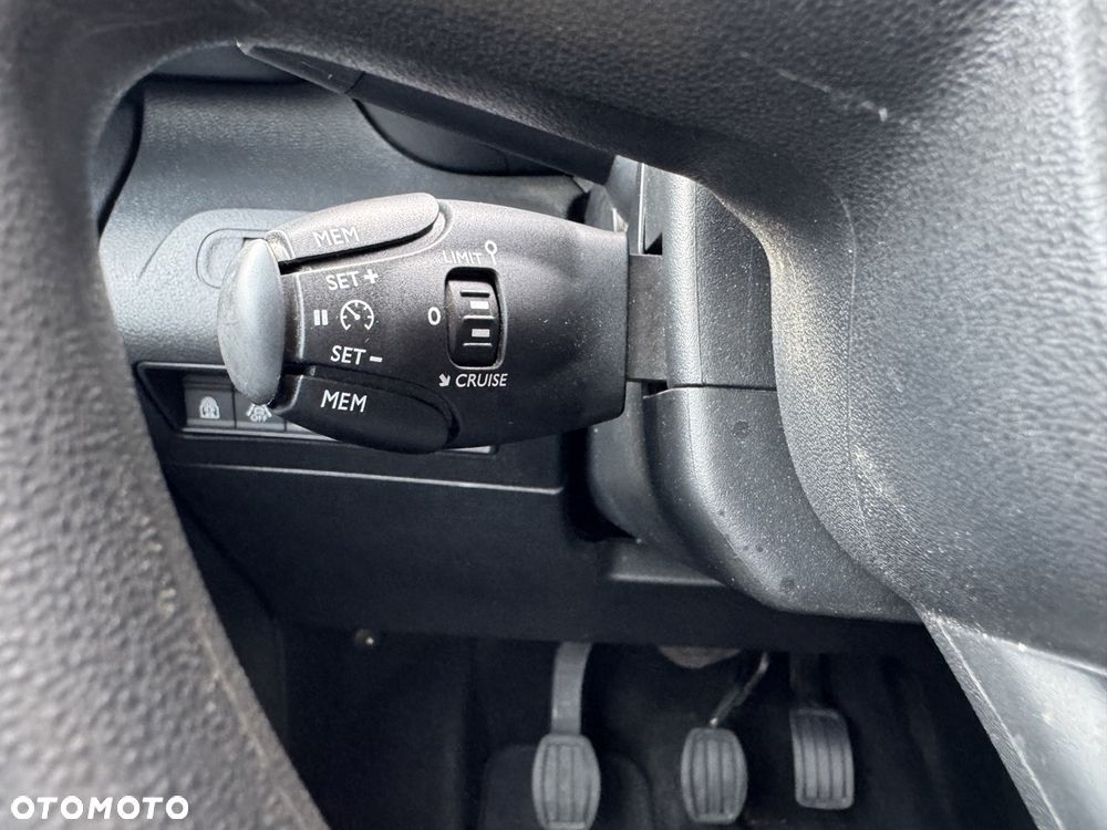 Toyota Proace City Verso Long 1.2 D-4T Business - 27