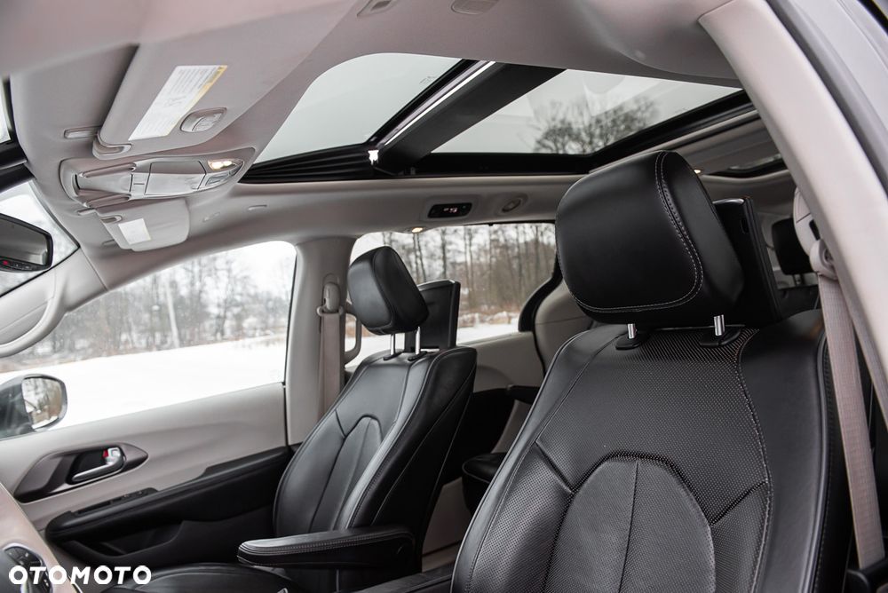 Chrysler Pacifica - 19