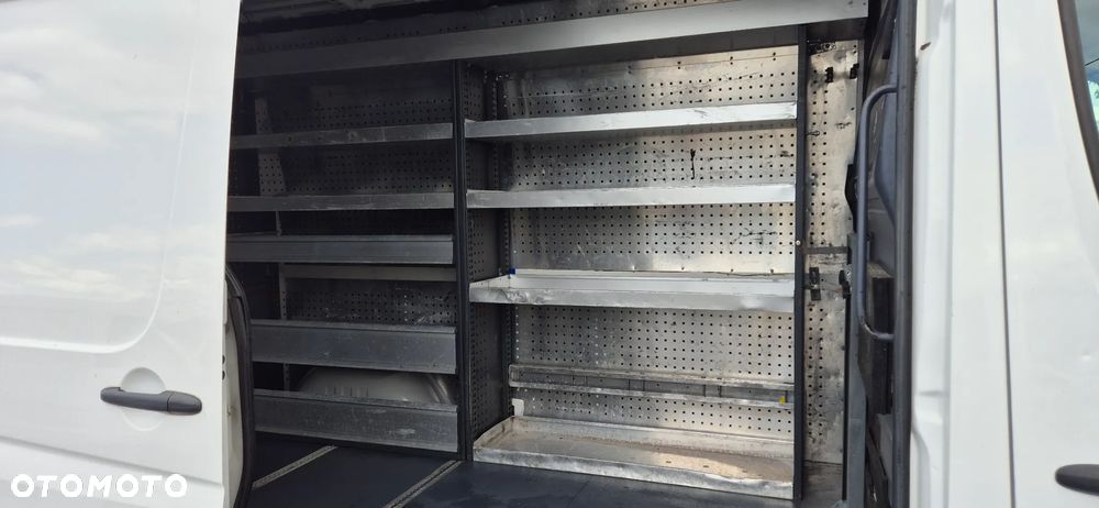 Volkswagen Crafter - 12