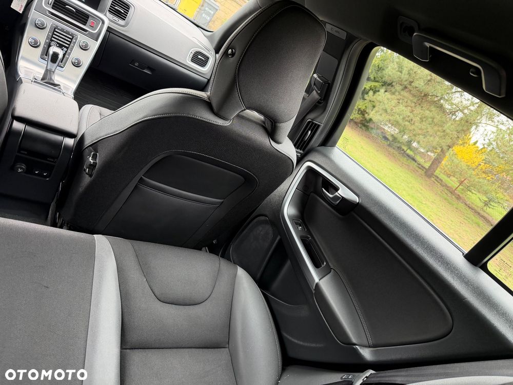 Volvo V60 D4 - 24