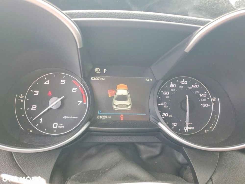 Alfa Romeo Giulia - 10