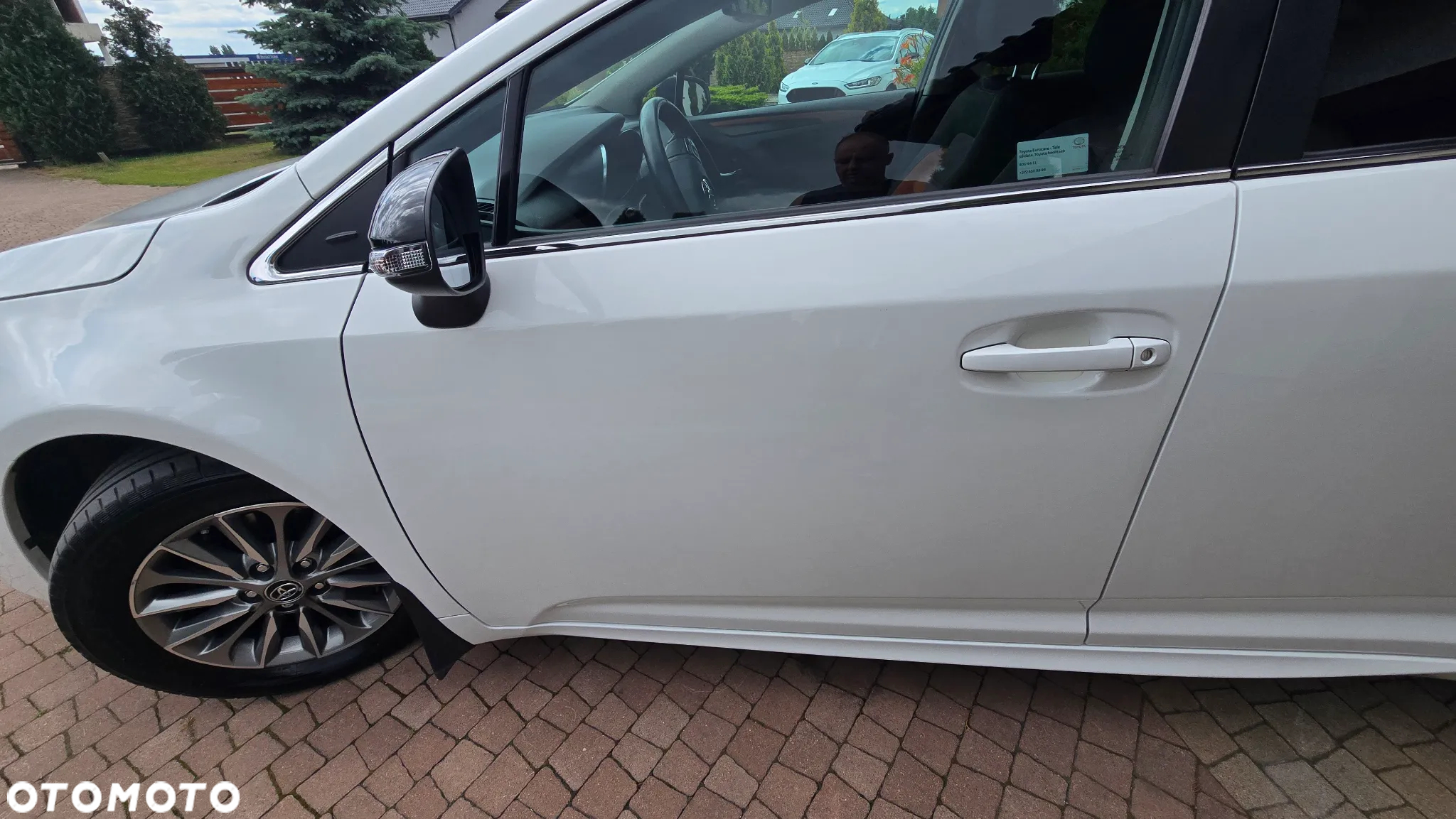 Toyota Avensis - 25