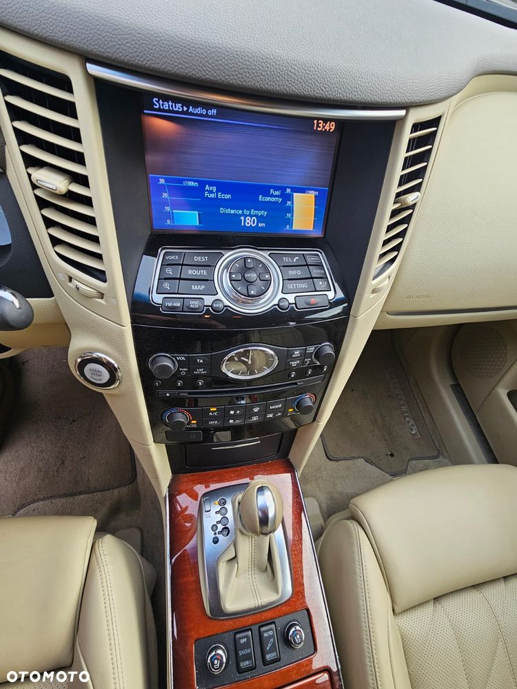 Infiniti QX70 3.7 S - 14