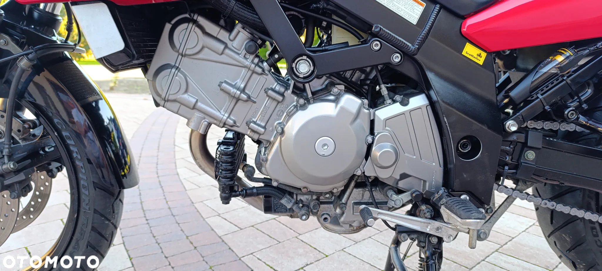 Suzuki V-STROM - 36
