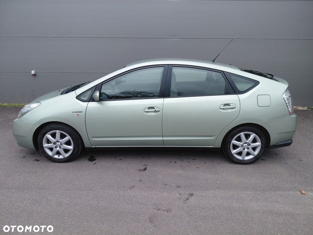 Toyota Prius 1.5 VVT-i Sol - 3