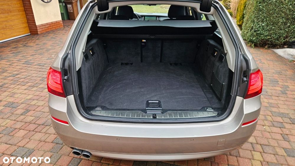 BMW Seria 5 520d - 27