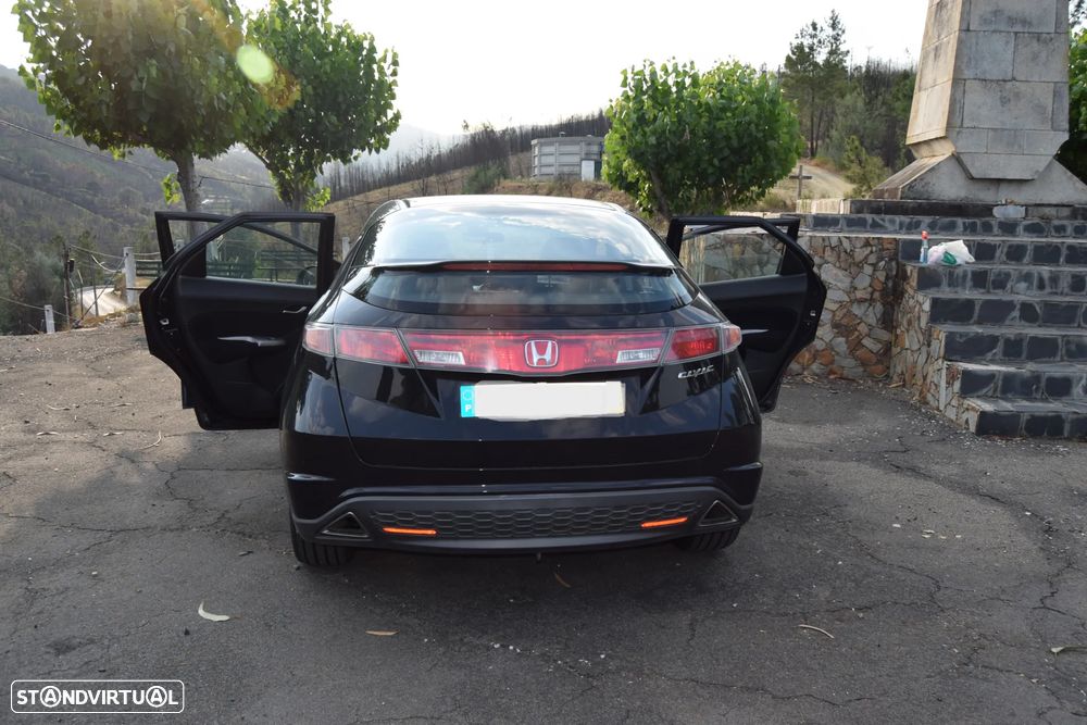 Honda Civic 1.8 Sport - 28