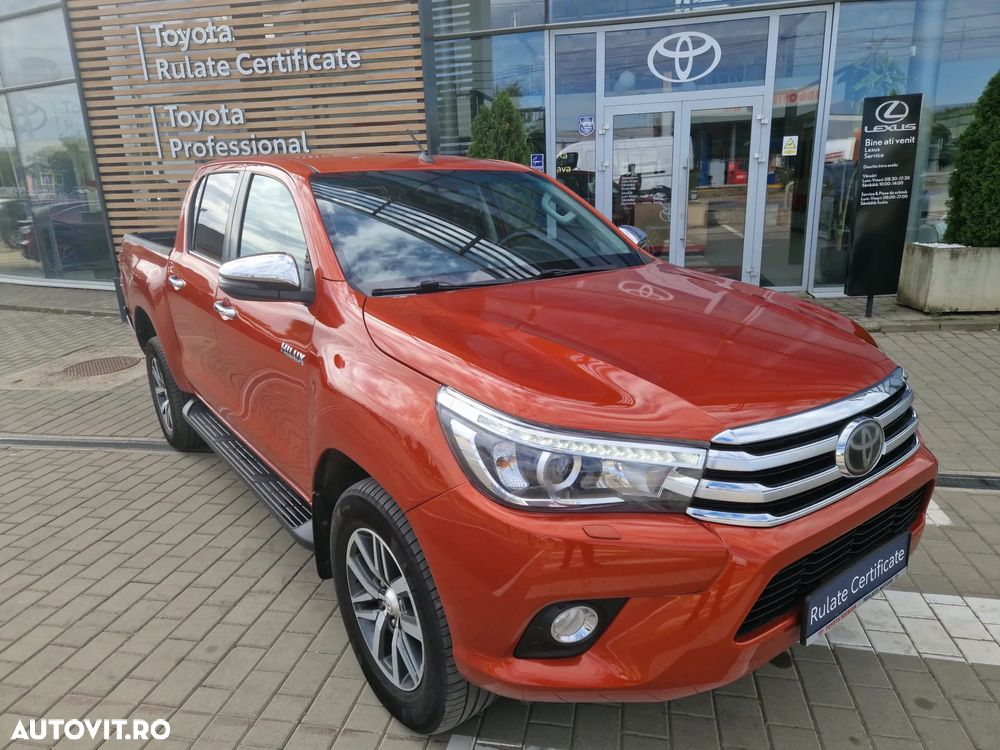 Toyota Hilux 4x4 Double Cab Executive - 2