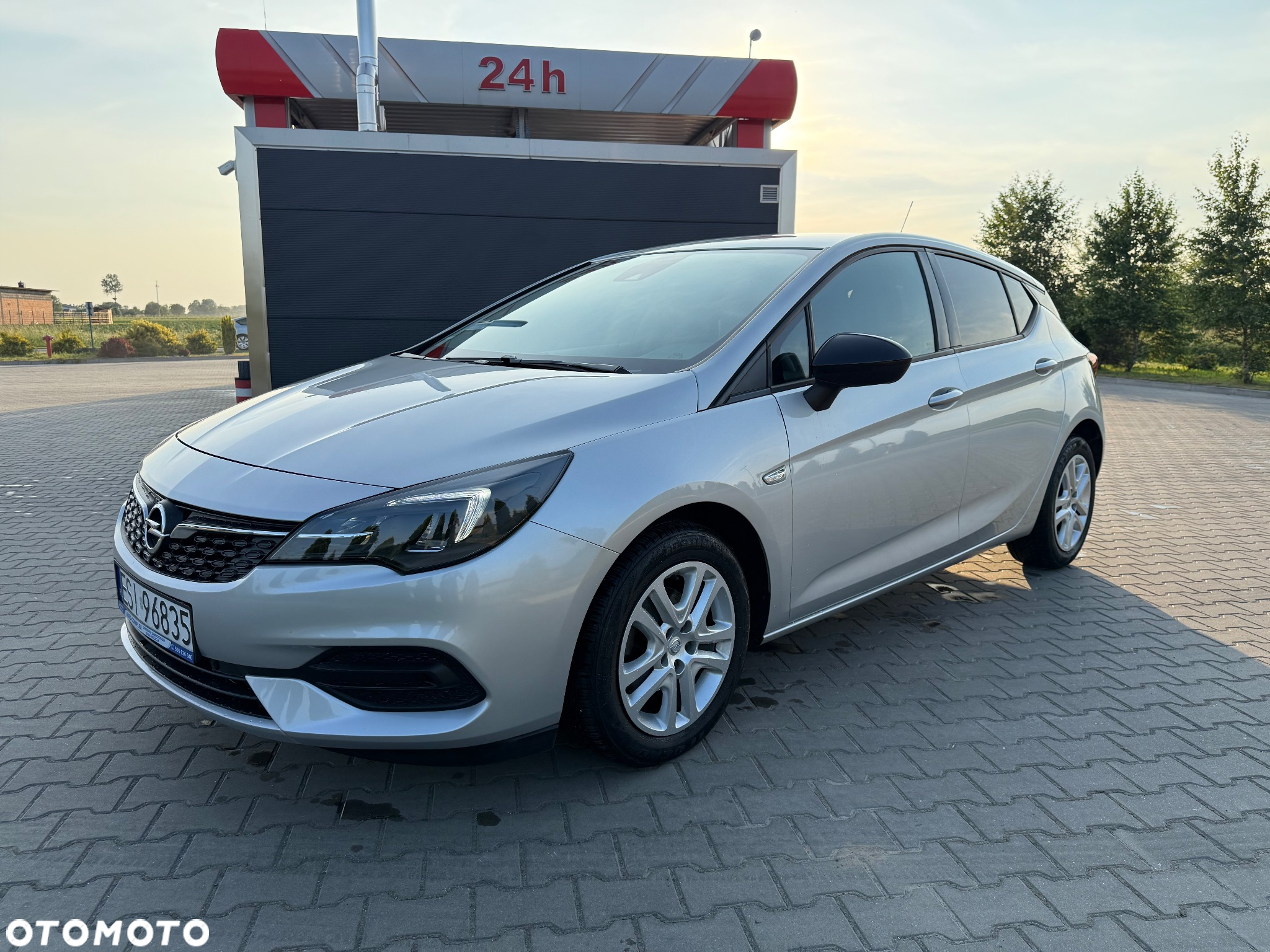 Opel Astra 1.2 Turbo - 4