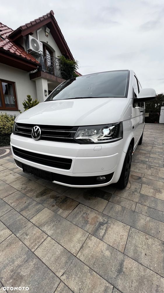 Volkswagen Multivan - 1