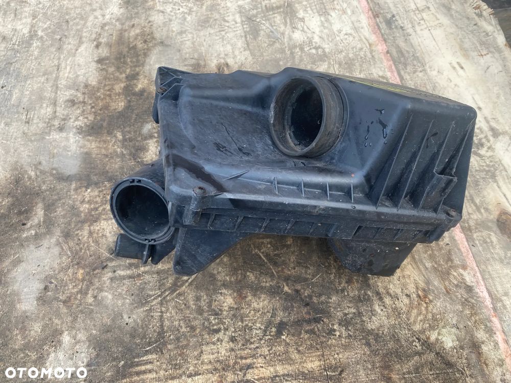 Obudowa filtra powietrza 55557127 Opel Zafira B Astra H 1.9 CDTI OE - 2