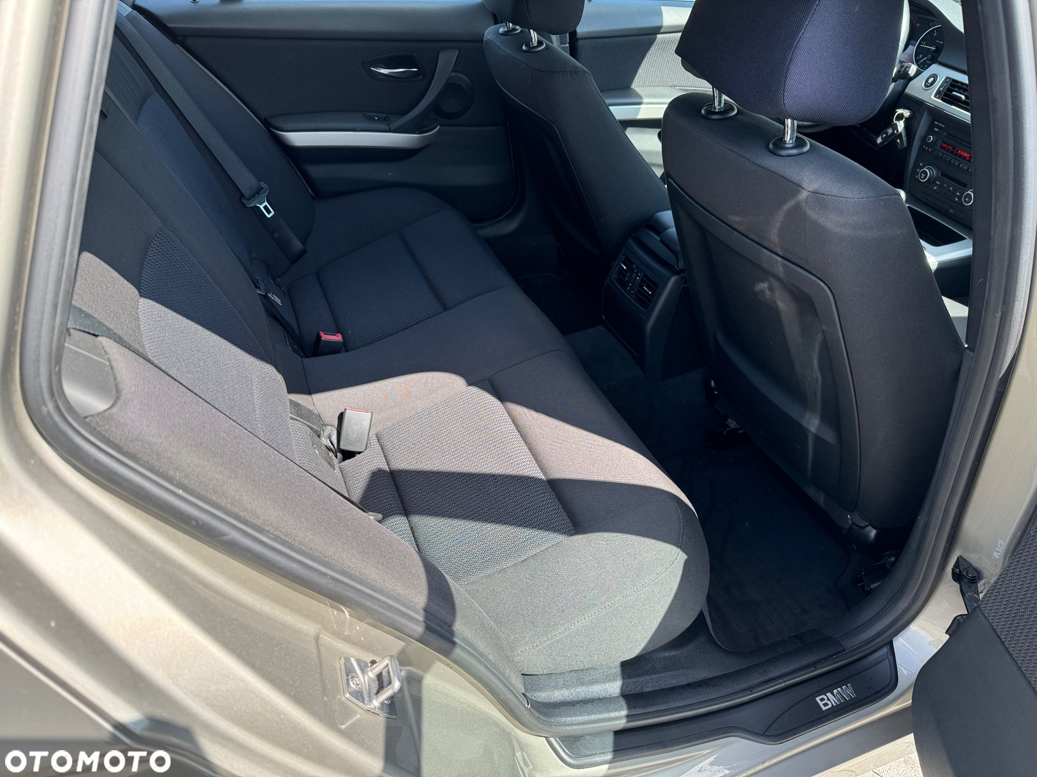 BMW Seria 3 318d DPF Touring Edition Exclusive - 25