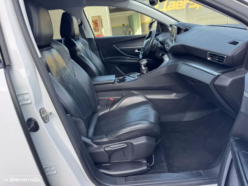 Peugeot 5008 1.2 PureTech Allure - 52
