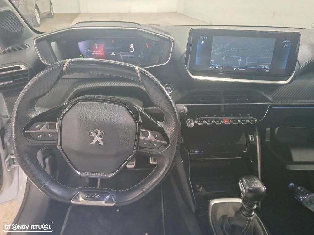 Peugeot 208 2022 photo 3