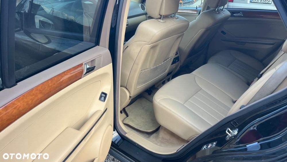 Mercedes-Benz ML 350 4-Matic - 12