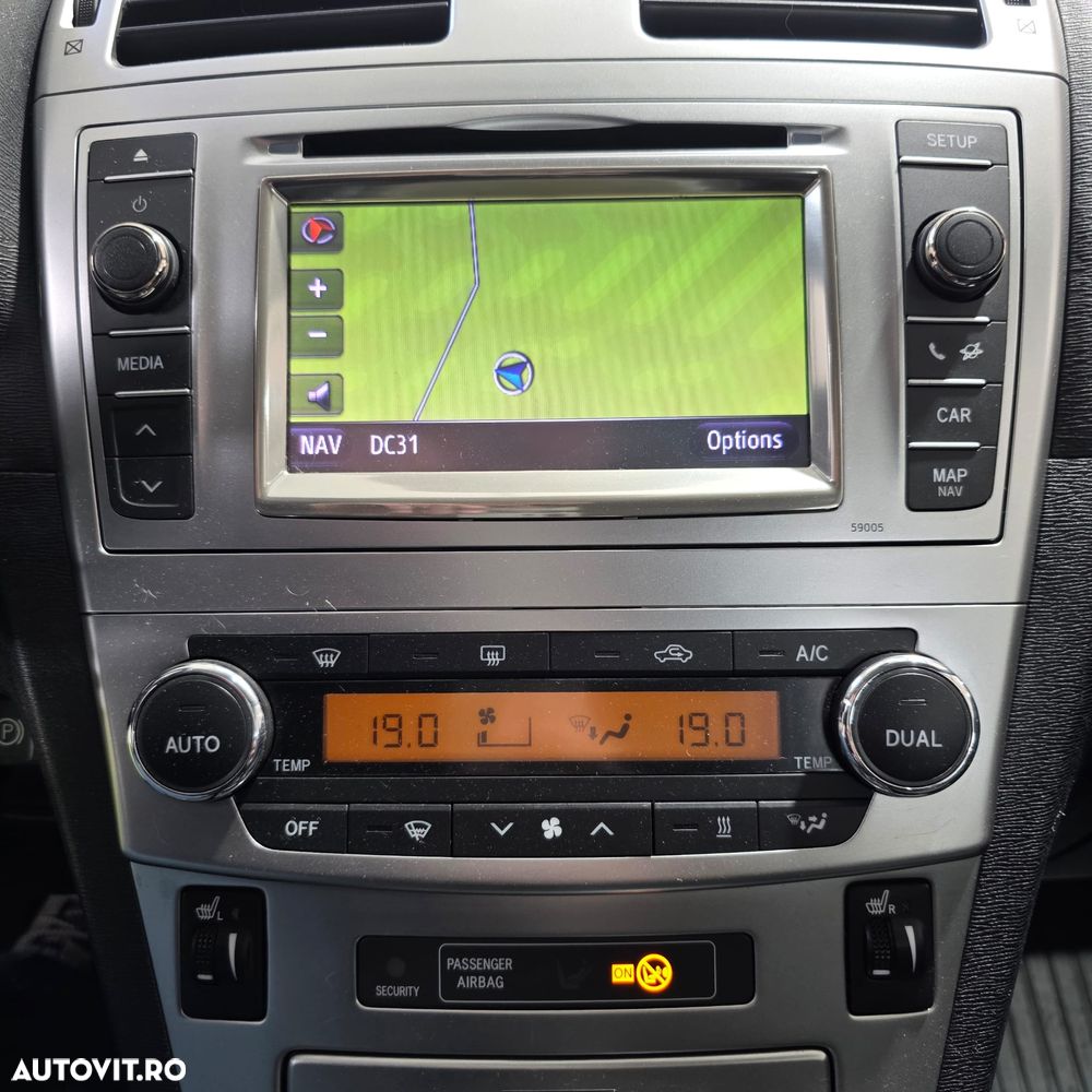 Toyota Avensis 2.0 D-4D - 40