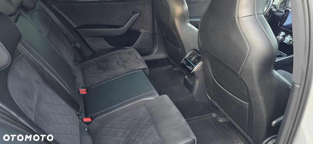 Skoda Superb 2.0 TDI SCR Sportline DSG - 11