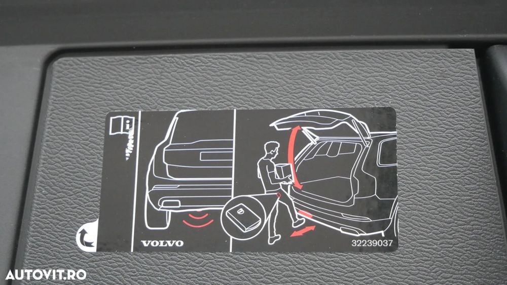 Volvo XC 60 T8 Twin Engine AWD R-Design - 37