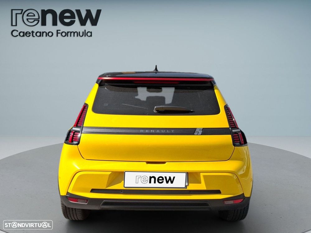 Renault 5 40 kWh Techno Autonomia Urbana — fotografia 7