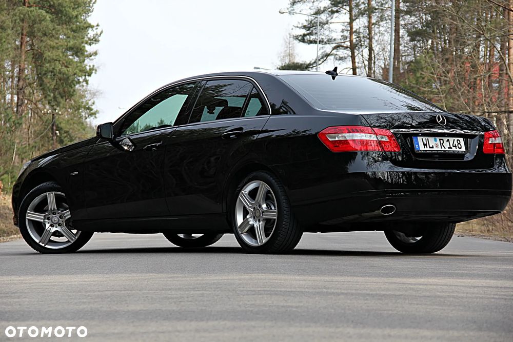 Mercedes-Benz Klasa E 200 BlueEFFICIENCY Elegance - 19