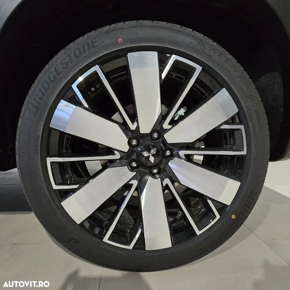 Mitsubishi Outlander - 28